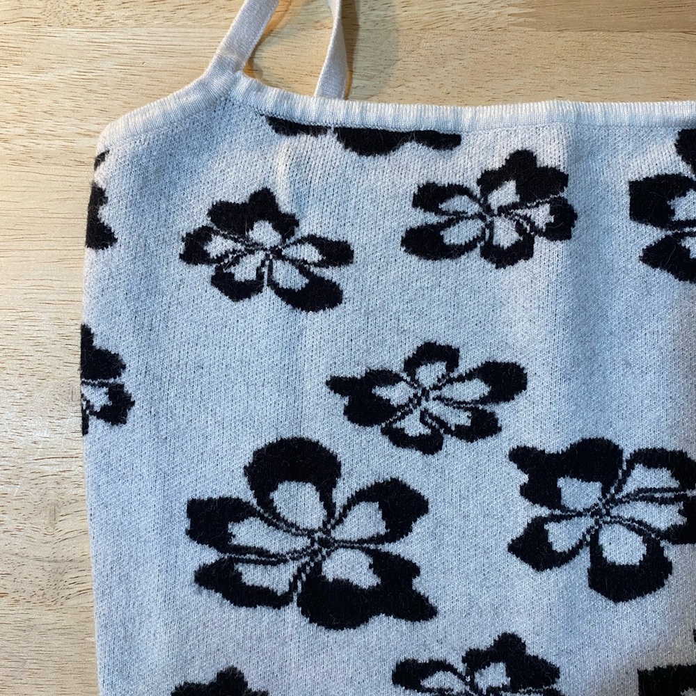 Floral Knit Tank Top - Picture 2 of 4